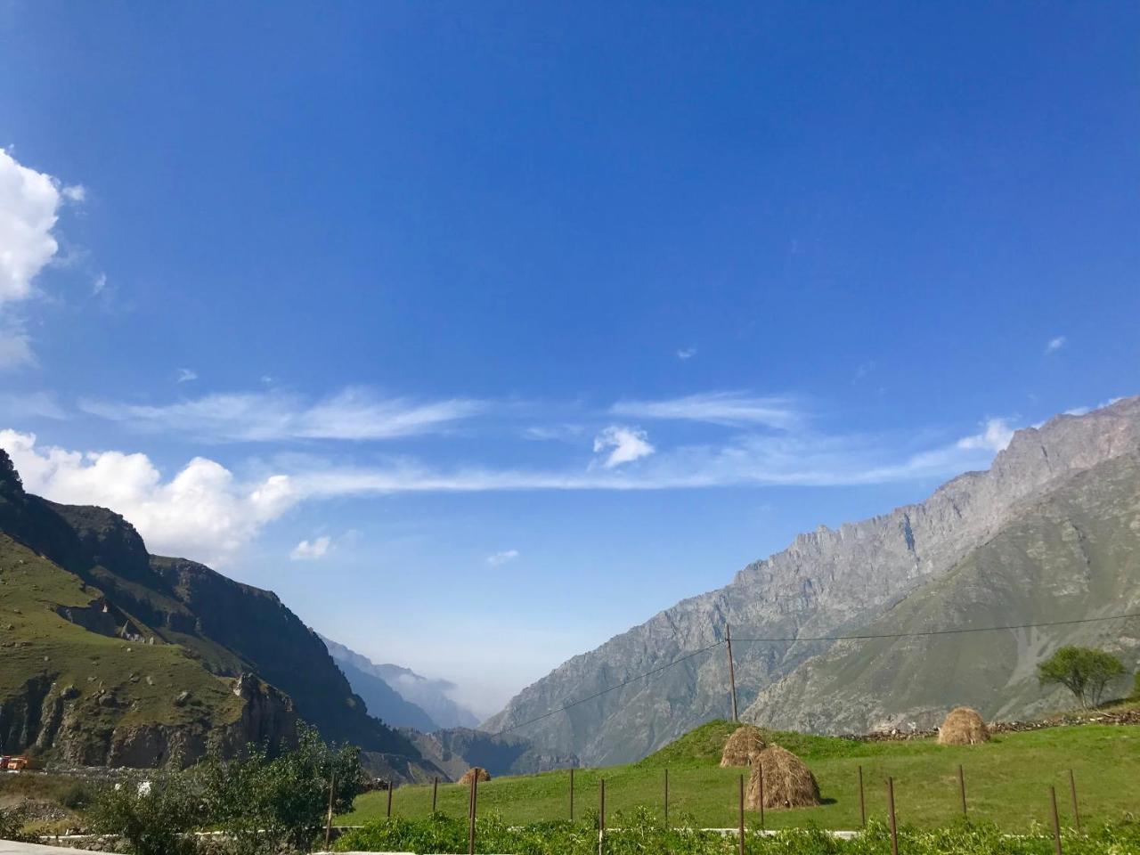 فندق Riverside Kazbegi المظهر الخارجي الصورة