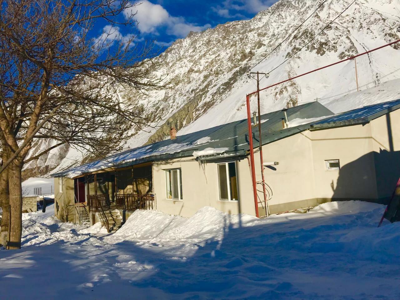 فندق Riverside Kazbegi المظهر الخارجي الصورة